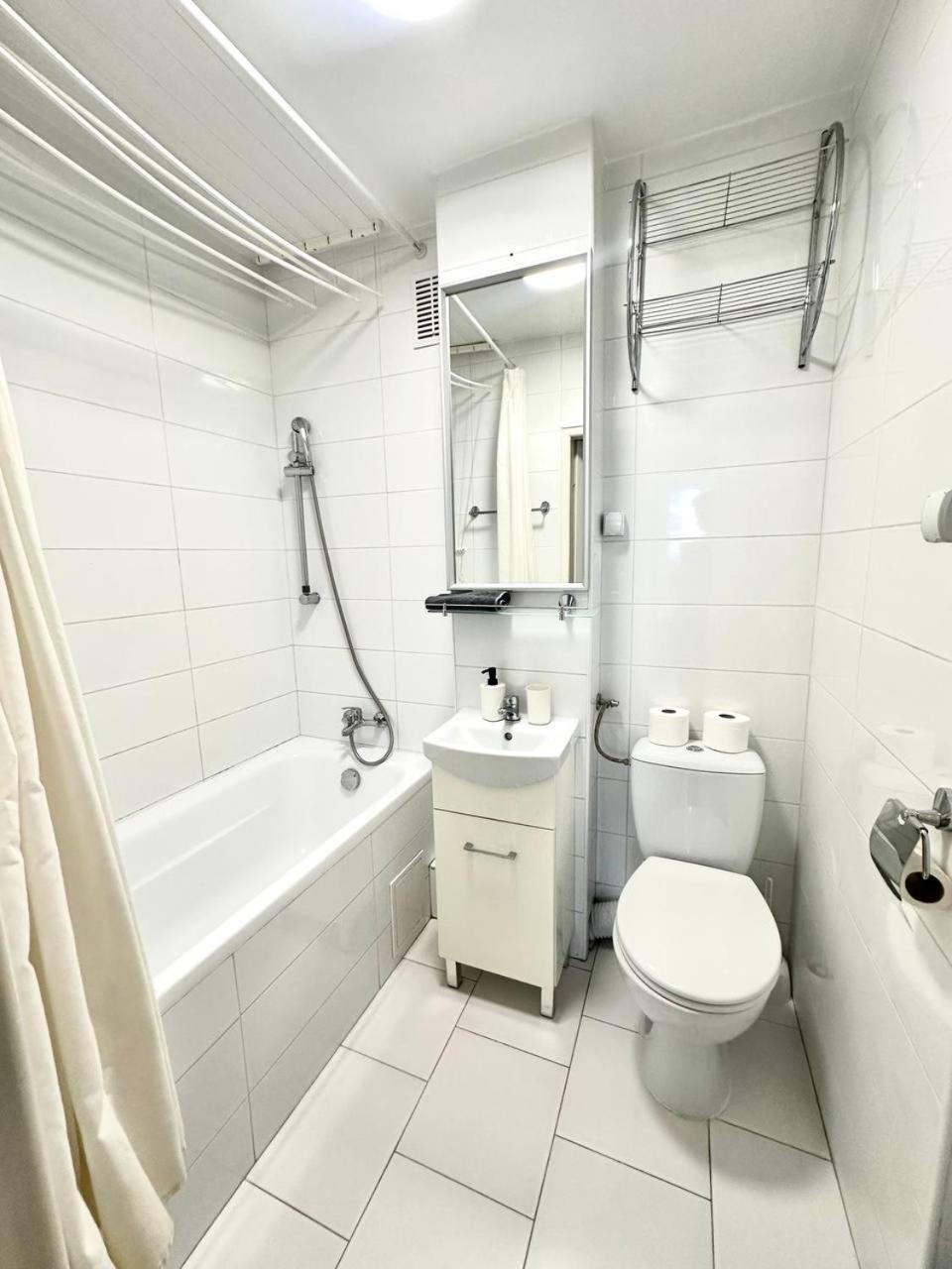 Ohmyhome - Park Mirowski Apartment 바르샤바 외부 사진